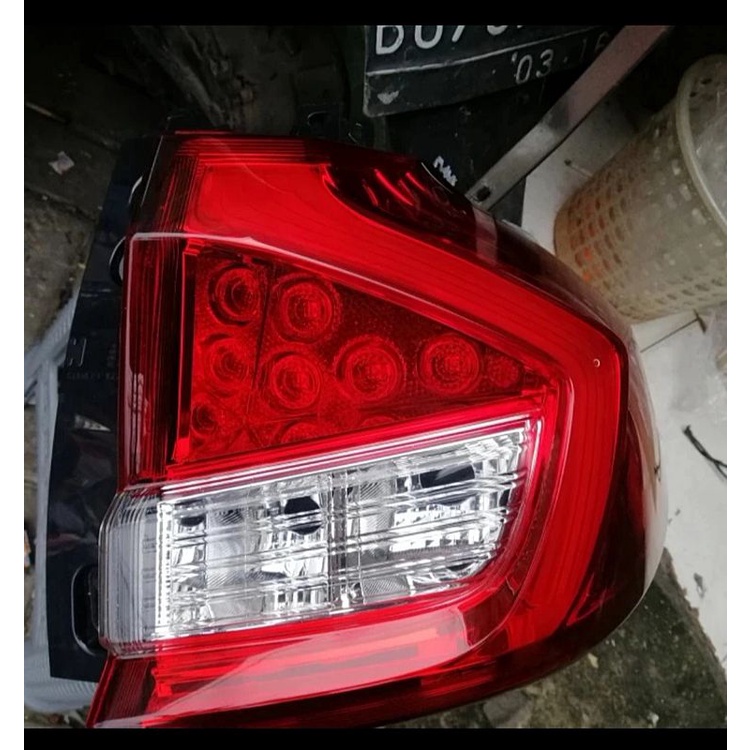 stoplamp suzuki ertiga 2018