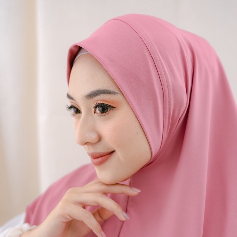 Bergo Hamidah Soft Pet Oval Pinguin Size M