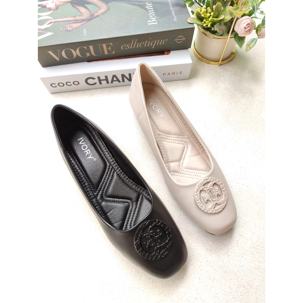 IVORY Sepatu Flat Wanita Ukuran Jumbo 41 42 43 44 B993-1632