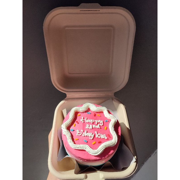 

mini cake / korean bento cake / bento korean cake / birthday cake / kue ulang tahun / kue / blackforest
