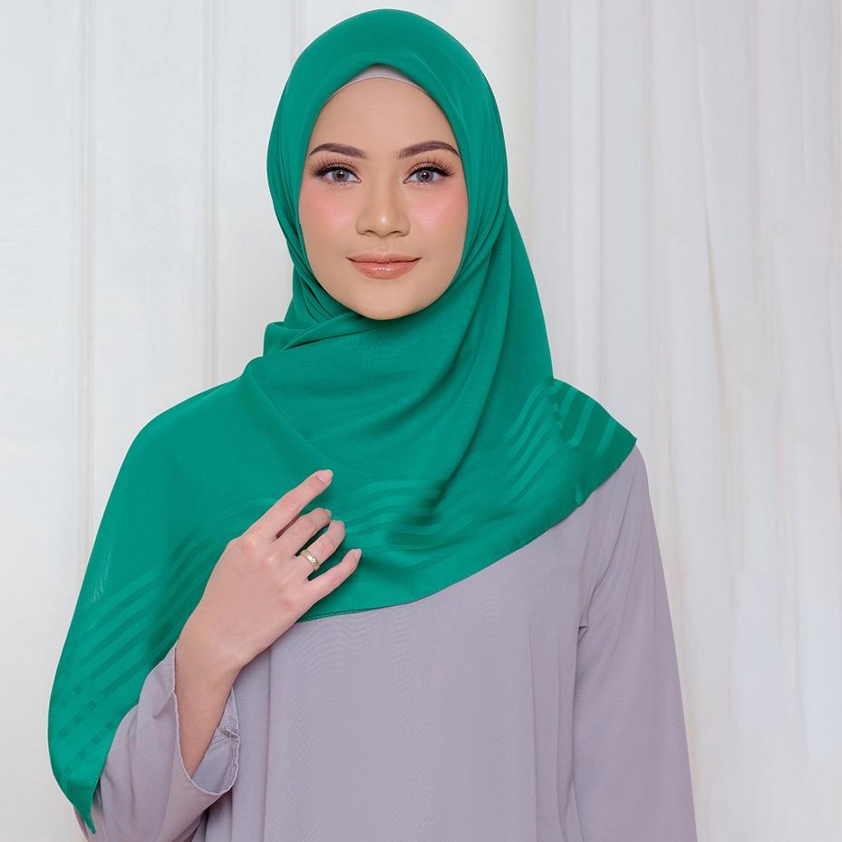 Best Seller ZM Zaskia Mecca - Yara Emerald Hijab Kerudung Segi Empat ⁂ssg»