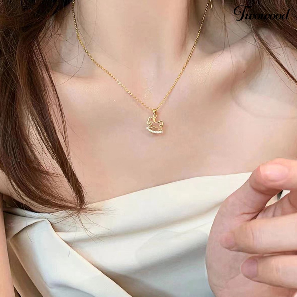 Twowood Wanita Kalung Dainty Temperamen Elegan Slim Hadiah Peri Emas Kayu Kuda Liontin Kalung Fashion Perhiasan