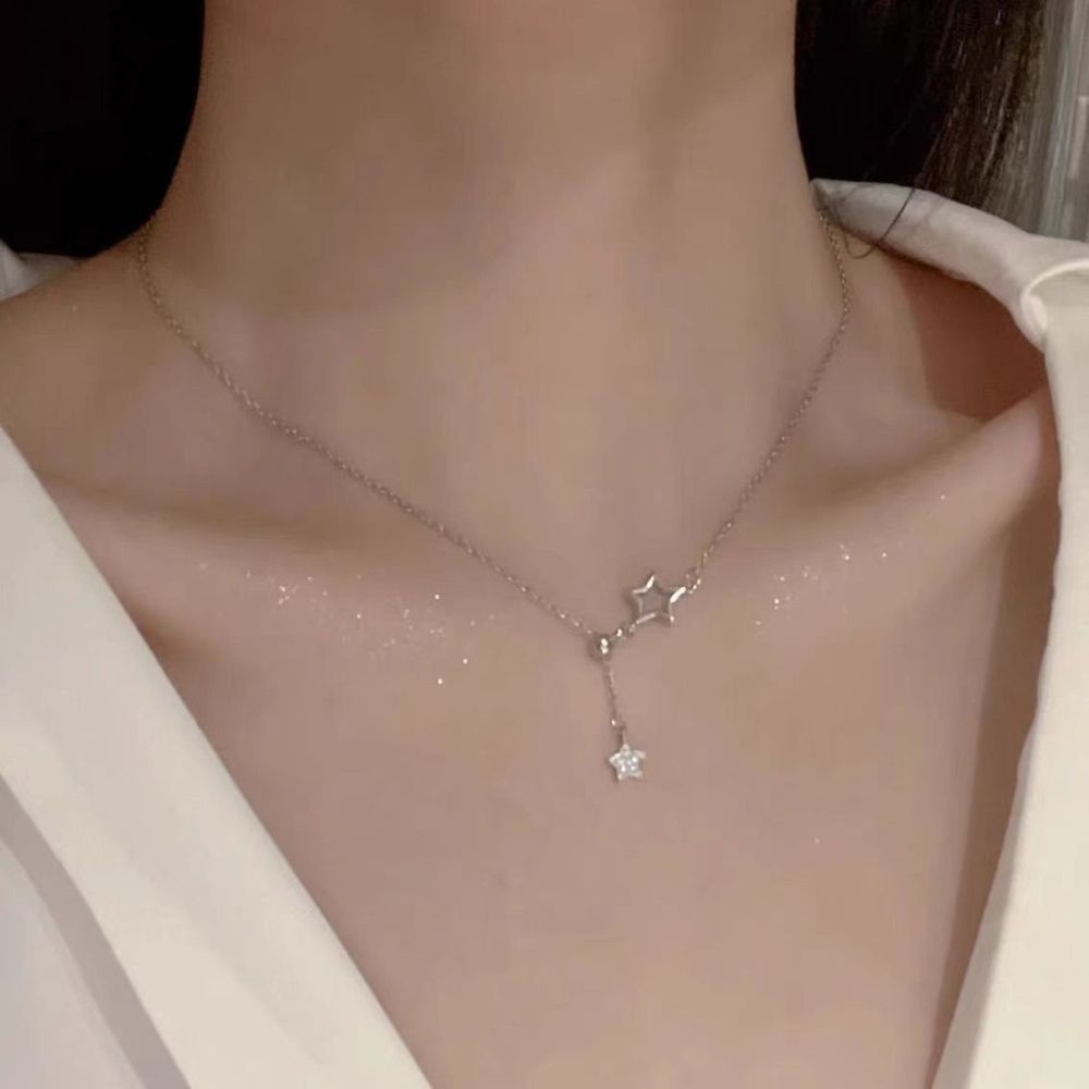 Kalung Liontin Bintang Berlian Imitasi Warna Silver Untuk Wanita Elegan Berongga Klavikula Rantai Choker Geometris Perhiasan Hadiah