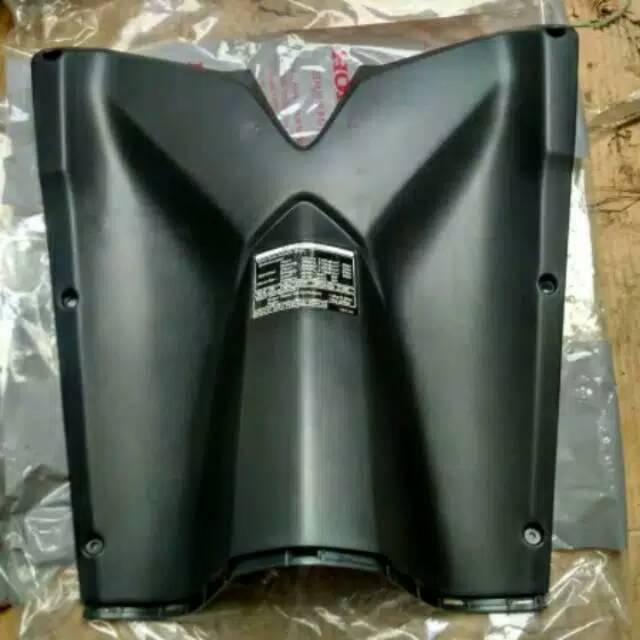 Cover dek lengsil konci bawah Vario 125 old original