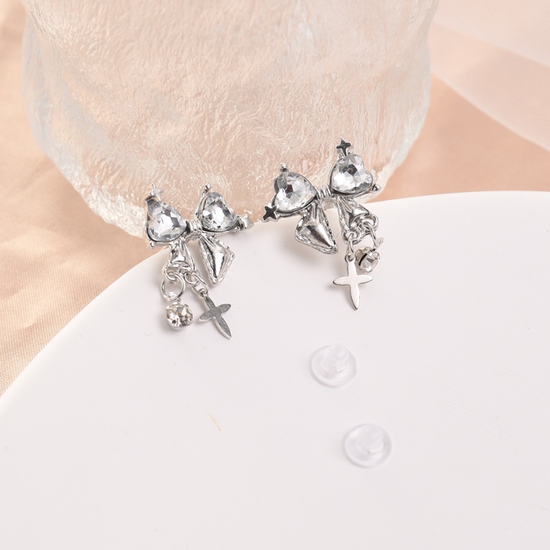 Sparkling Bow Zircon Earrings/Temperamen Manis Hitam Ikatan Simpul Paduan Stud Earrings/Aksesoris Perhiasan Wanita Harian