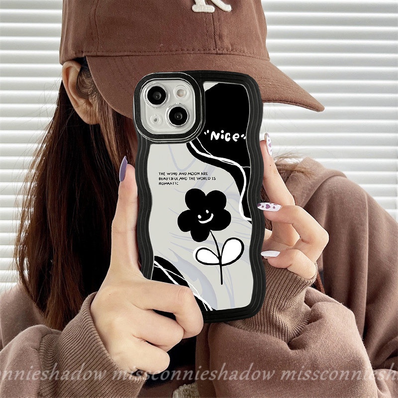 Casing OPPO A17K A15 A17 A16 A55 A54 A76 A96 A95 A5 A9 A16s A74 A52 A5s A7 A12 A57 A77 A16K A3s A77s A1k A53 Reno 8Z 7 8 7Z 6 Black Retro Flower Butterfly Wavy Edge Soft Back Sarung