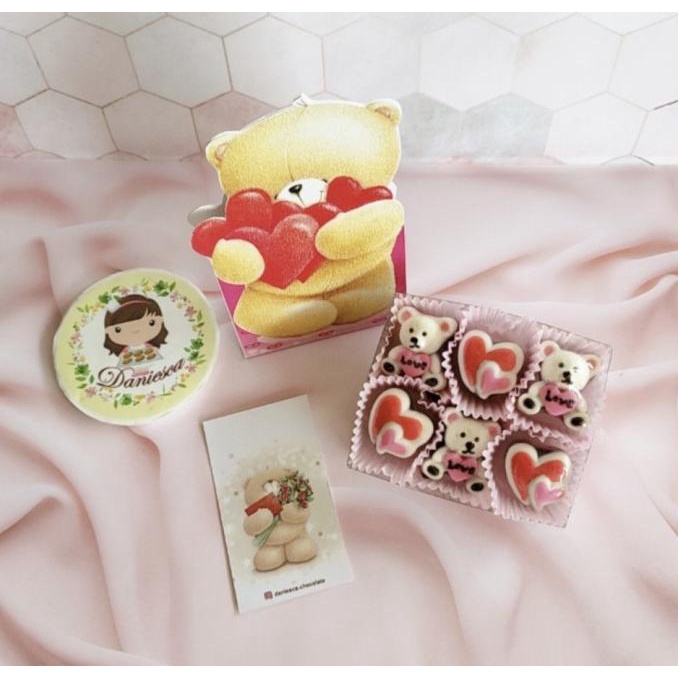 

Spesial Valentine Day Mini Hampers Valentine Coklat Valentine Murah Enak Exclusive