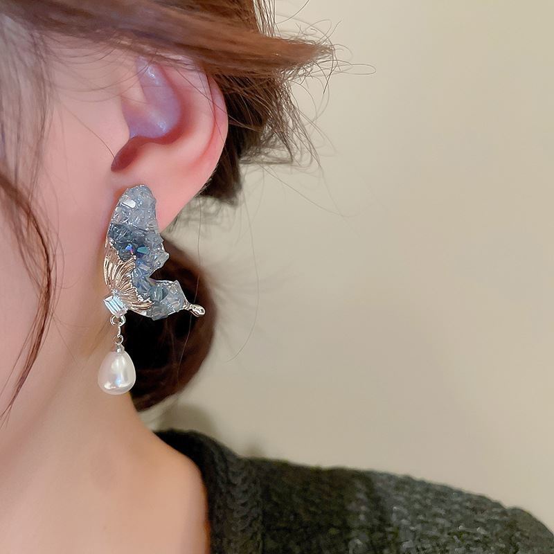 Anting Mutiara Kupu-Kupu Kristal fashion Elegan Aksesoris Korea Wanita