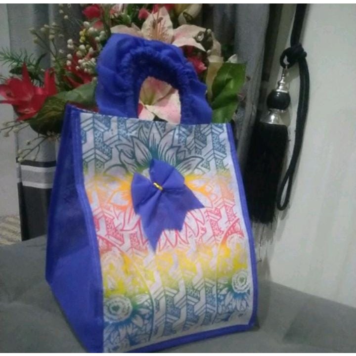 ECER SATUAN Tas Spunbond model cangklong 22*22 - Tas Besek - Tas Berkat - Tas Hajatan -  Tas ulang tahun - tas khitanan - wedding