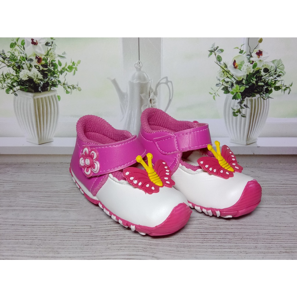 Sepatu Anak Perempuan Usia 1 -3 Tahun/Sepatu Anak Balita Murah/sepatu bunyi cit cit - kupu2 besar