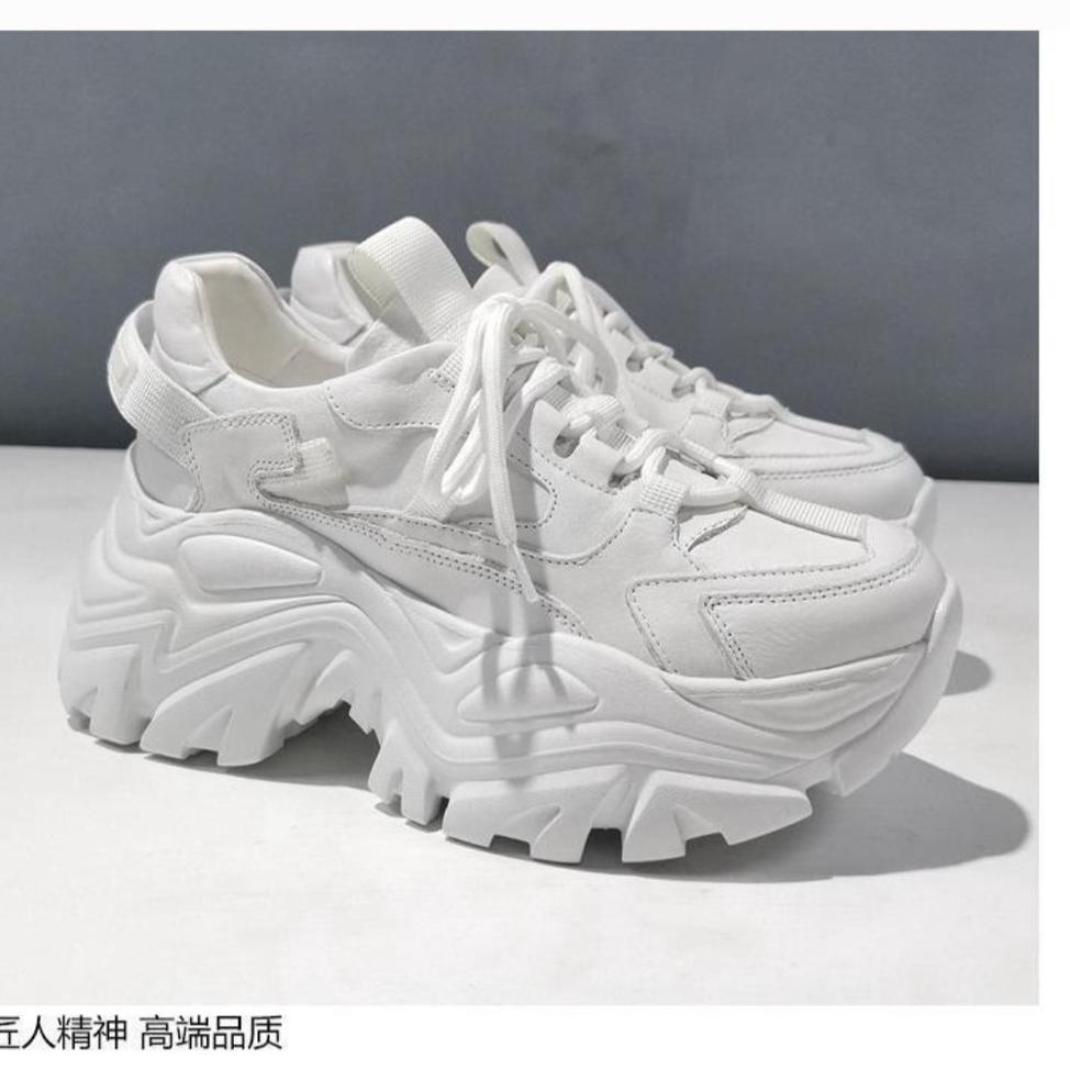 RECOMENDED DISNA - SEPATU SNEAKERS WANITA SELEBRITI EROPA