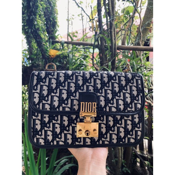 Tas Butik Cristian Dior