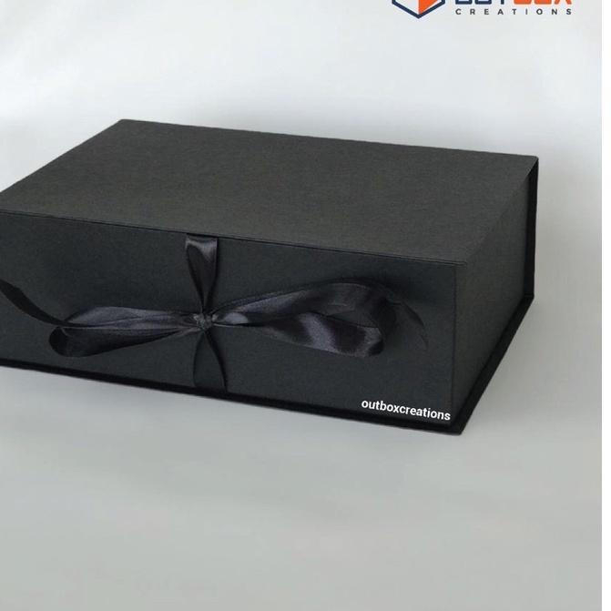 

ANA564 BOX KADO HITAM PITA POLOS +
