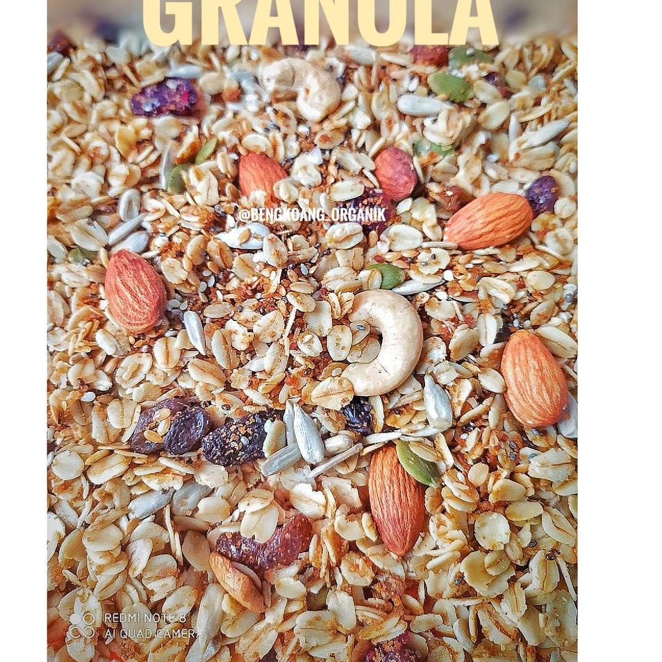 

✿ SUPER GRANOLA 1KG (Vanilla Flavour & 14 MIX) - Rolled Oat, Almond, Cranberry, Cashew, Pumpkin seed, Raisin, Golden Flaxseed ✻