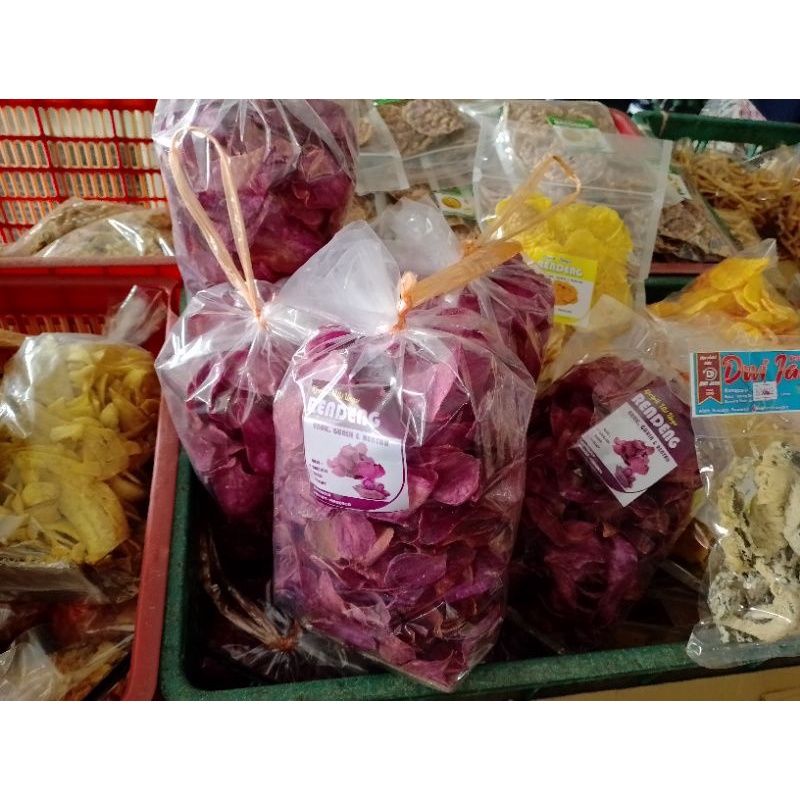 

Keripik Ubi Ungu.