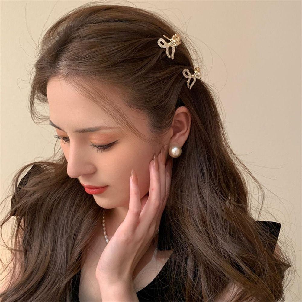 Mxbeauty Wanita Mini Hiu Klip Trendi Fashion Perhiasan Temperamen Mutiara Busur Simpul Hiasan Kepala Alloy Aksesori Rambut Gaya Korea Klip Rambut