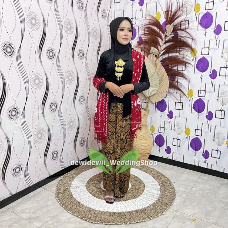 [1set] Kebaya + Jarik Instan + Selendang Jumputan  || Model Padma - Motif Semen Romo