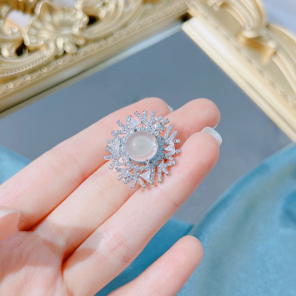 Goldkingdom Fashion Perhiasan Aksesoris Ready Stock Niche Desain Cahaya Mewah Angin Moonlight Batu Cincin Yang Dapat Disesuaikan Kreatif Terang Laut Biru Starlight Snowflake Cincin Perempuan