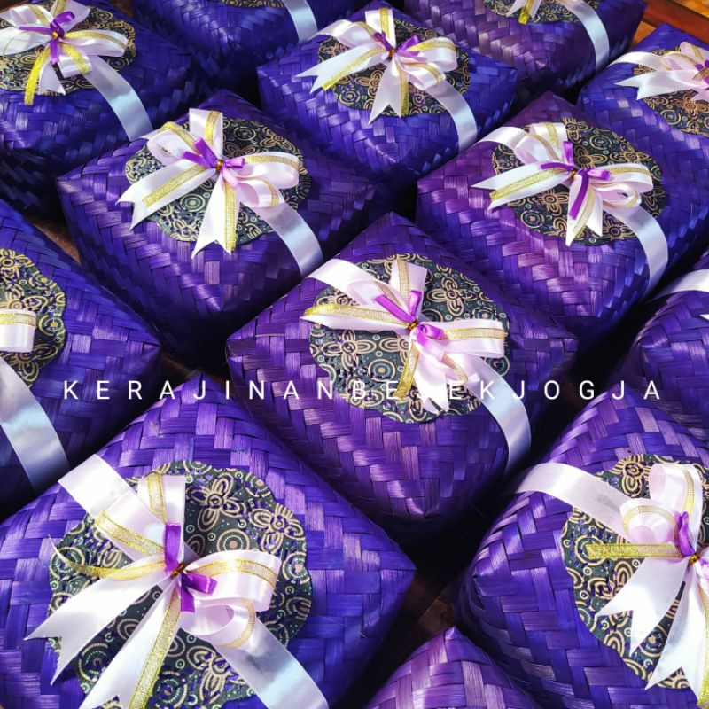 (B1808) SEPASANG BESEK WARNA PITA 18X18 CM besek nasi besek Jogja besek bambu nasi kotak box nasi