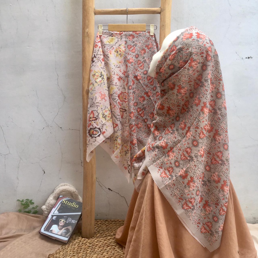 (SADEAN) HIJAB VOAL MOTIF PINAR YELLOW GREEN/PINAR MOCCA PEACH SIZE 110X110CM/HIJAB VOAL MOTIF TERBARU