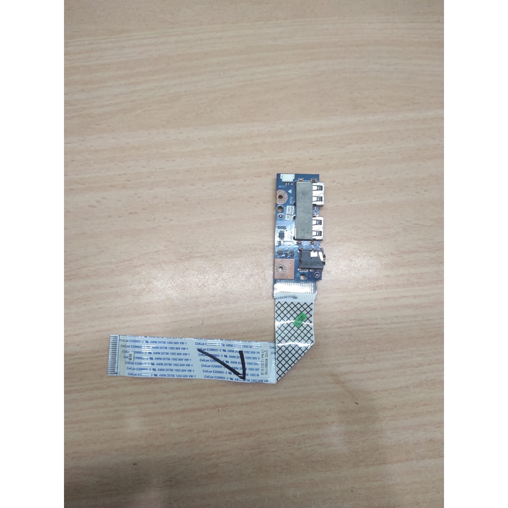 Port USB Notebook Acer V5-171