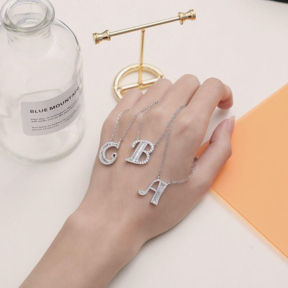 Mxbeauty Kalung Liontin Alfabet Hadiah Desain Fashion 26huruf Liontin Pria Pasangan Tembaga Gaya Jalanan Korea Perhiasan