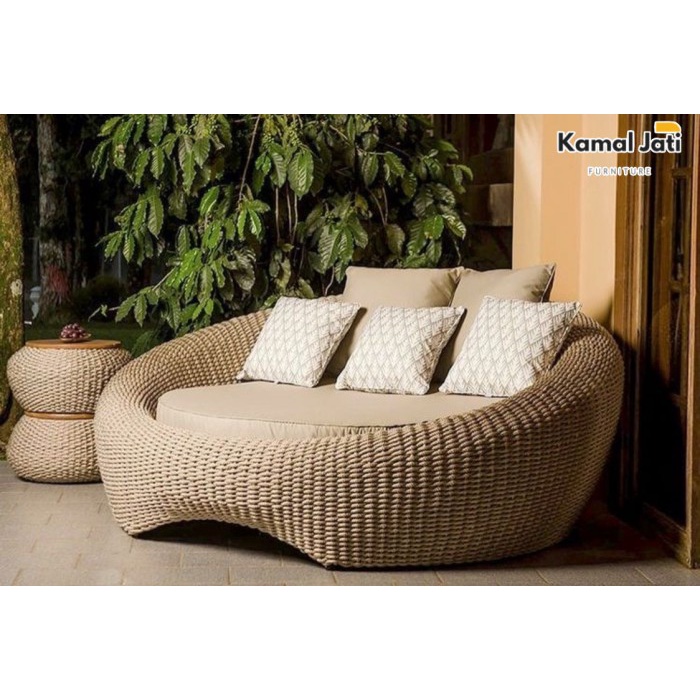 Sofa santai taman daybed teras outdoor berkualitas