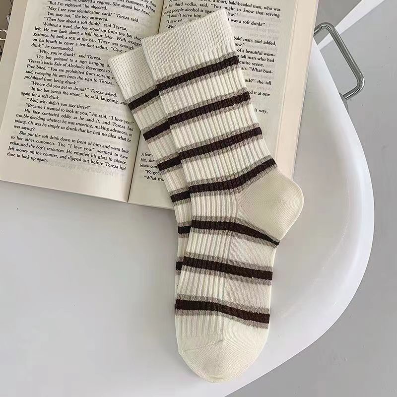 ⭐️𝐈𝐇𝐒 𝟗𝟐𝟑 𝐋𝐚𝐦𝐩𝐮𝐧𝐠⭐️Kaos Kaki Pria Wanita Panjang Setinggi Betis Motif Garis New Summer Socks