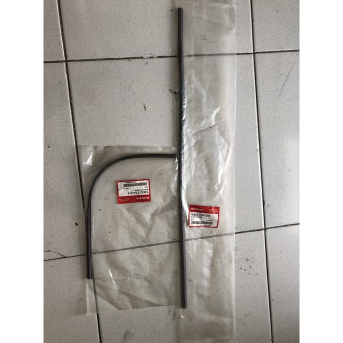 Karet Wiper Depan Hrv Original Honda