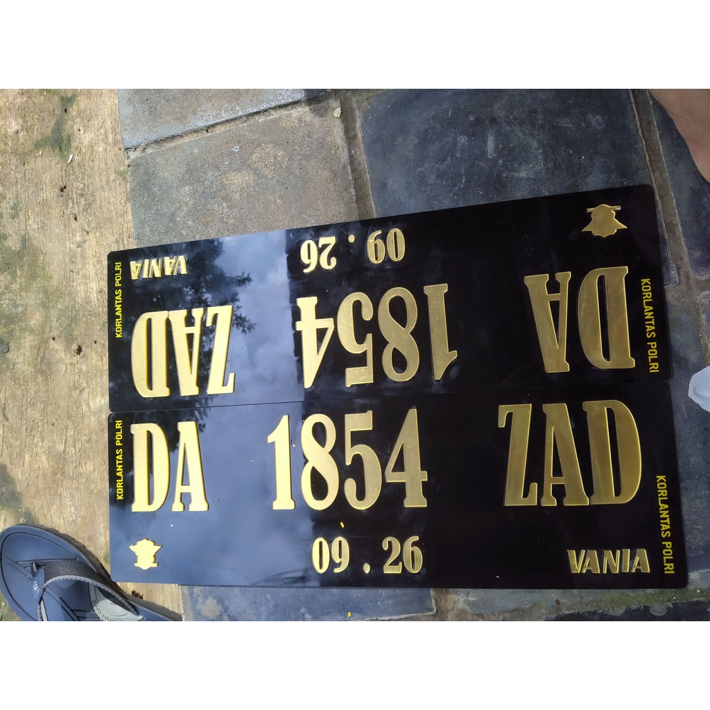 Plat Nomor variasi mobil timbul gold&chrome Sepasang Mewah