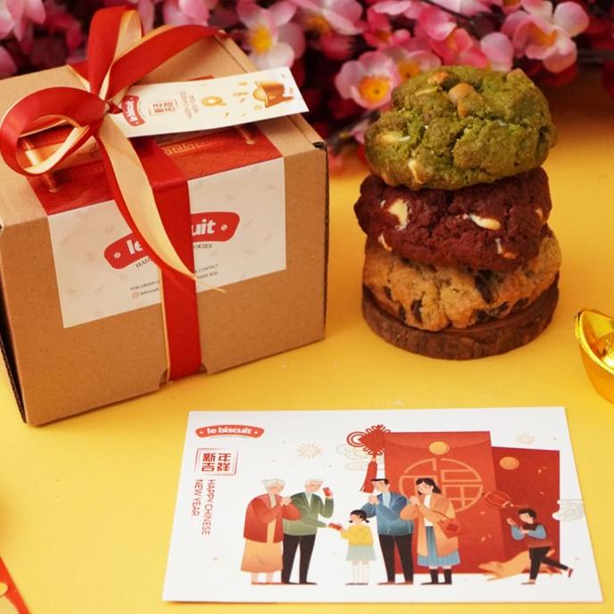 

Spesial Valentine Day Le Biscuit - Imlek & Valentine Hampers - 1 Box (3Pcs Giant Cookies)