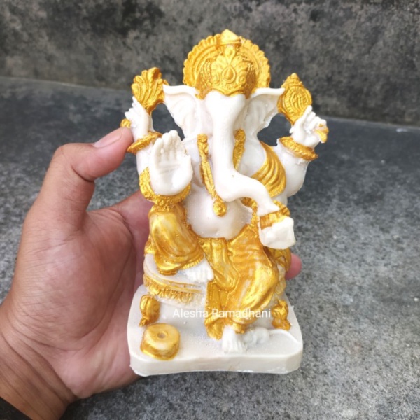 Jual Patung Dewa Ganesha Warna Putih Emas Size 15cm  Pajangan Ganesa Resin Berkualitas