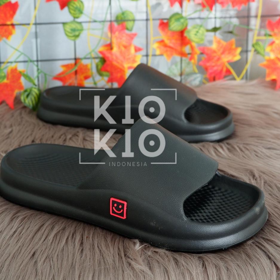 Kepoin aja Sandal Sandal slop sendal slop pria sendal rumah sandal slop pria original sendal slop ka