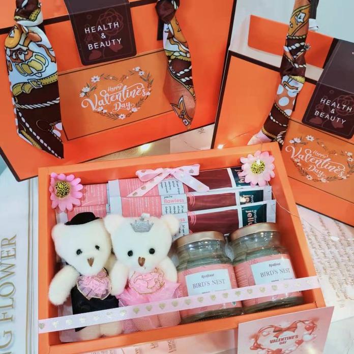 

Diskon Hampers Realfood Edisi Valentine / Kado Premium Walet Jelly Val22-Her