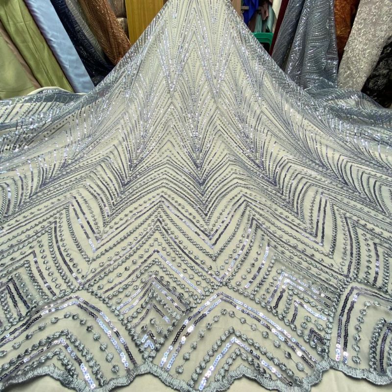 Tile Payet mutiara, Bahan kebaya Brokat swaroski payet