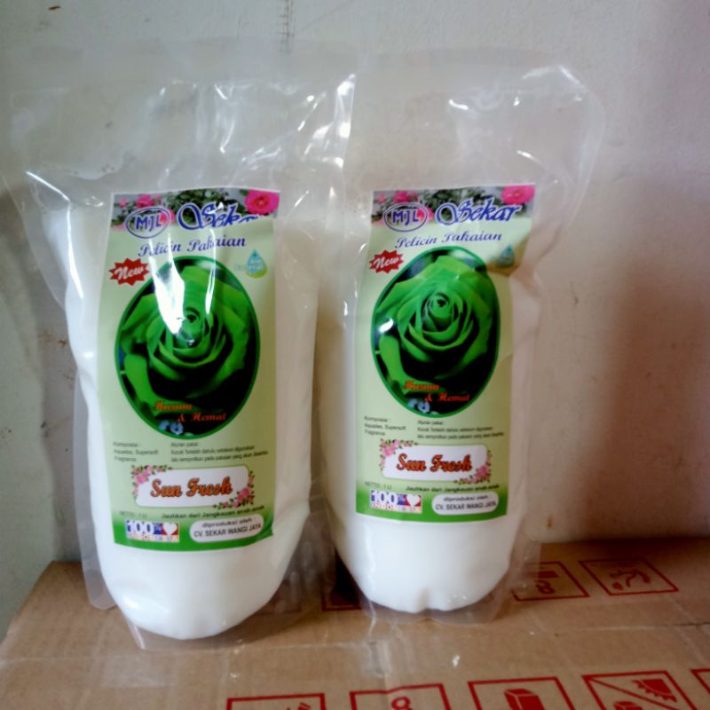 Pelicin pewangi pakaian laundry kemasan pouch 1 liter Hijau