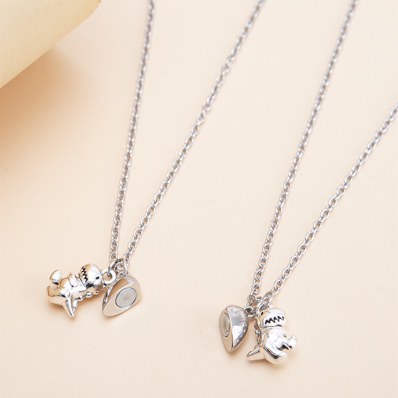 2 Pcs/Set Cinta Magnetik Liontin Kalung Fashion Hari Valentine Perhiasan Aksesoris Dinosaurus Berbentuk Kalung Pasangan Kalung Menarik Reksa Sederhana Untuk Pacar Hadiah Persahabatan