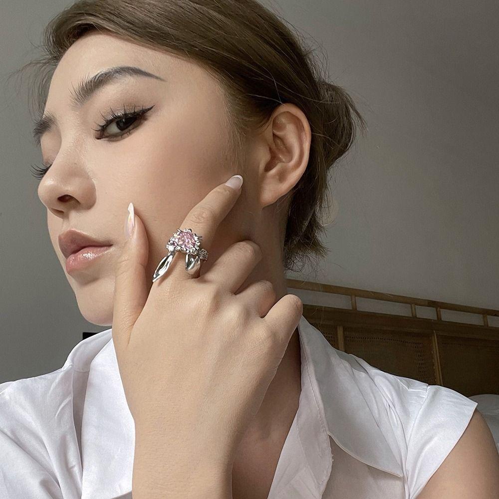 Mxbeauty Wanita Cincin Trendi Indah Menawan Desain Niche Hadiah Gadis Telinga Kelinci Manis Zirkon Hati Merah Muda Gaya Korea Ring