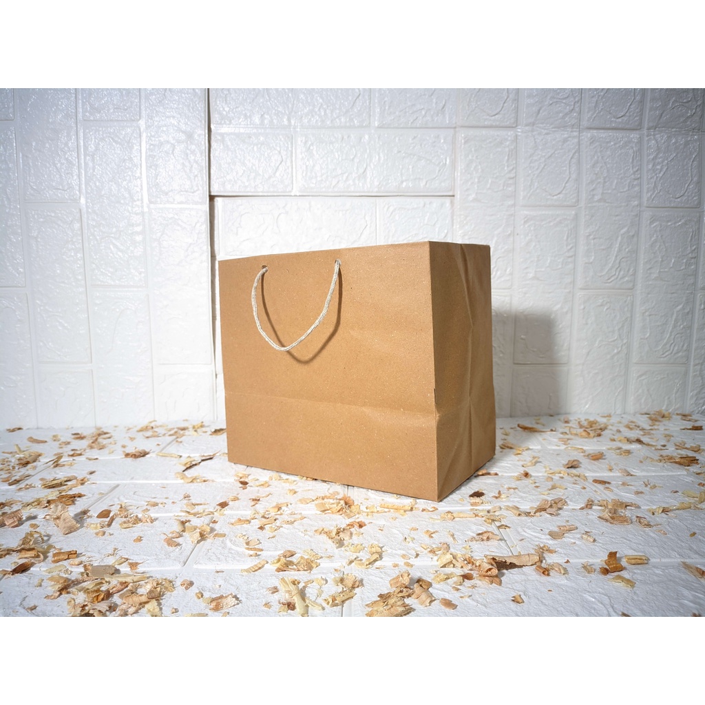 

Paper Bag R7 Polos Warna Coklat P22xL14xT20