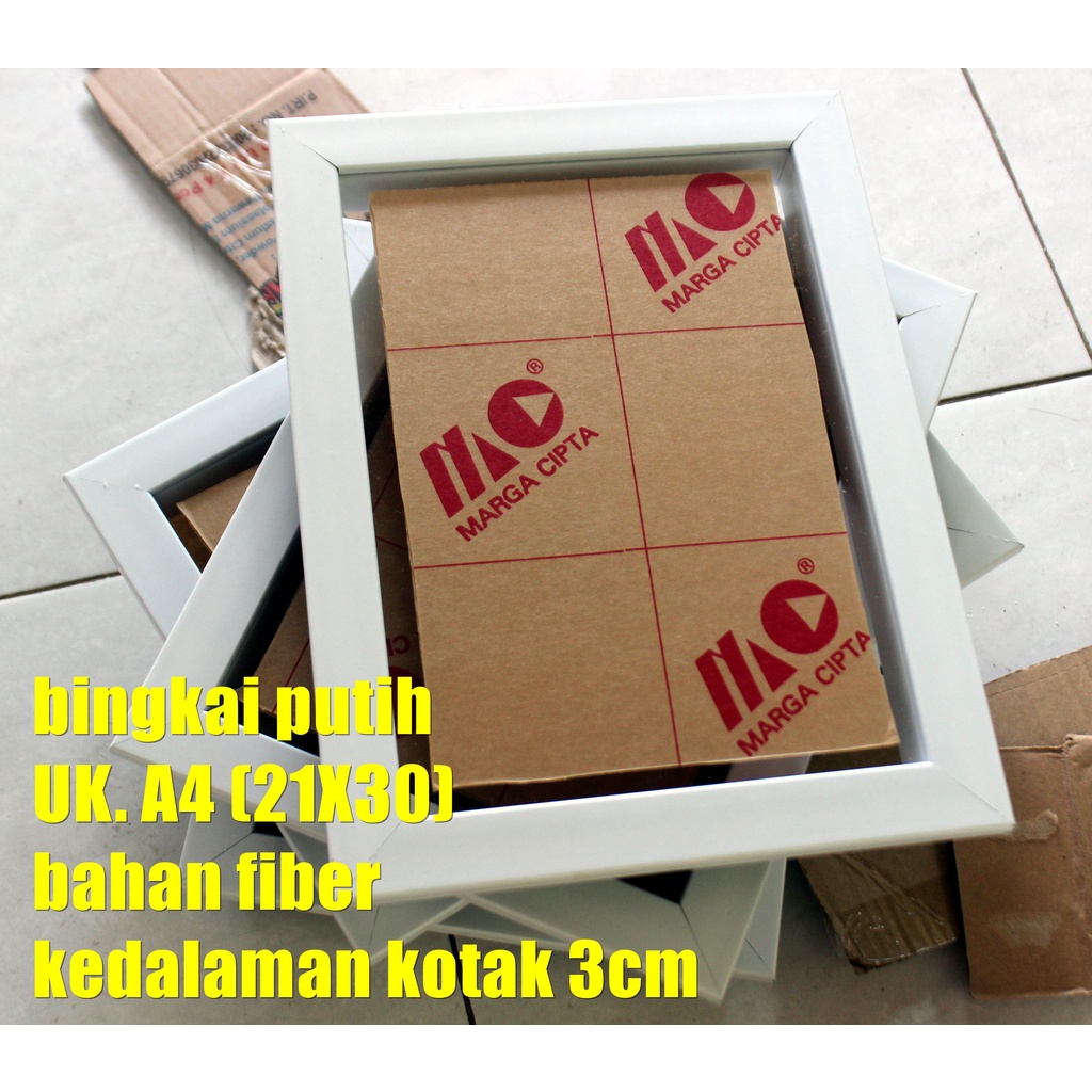 Pigura/Frame Foto/Bingkai 3D Putih ukuran A4(21x30cm) space 3cm + Kaca Akrilik