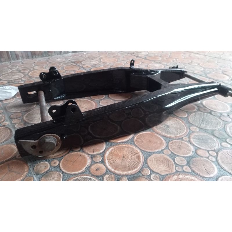 Arm kumis lebar tiger tirev