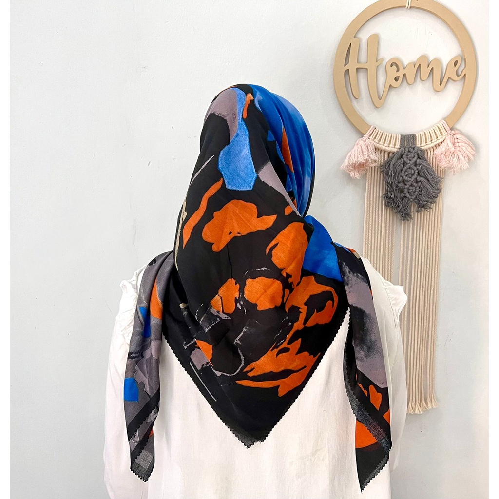 HIJAB SEGI EMPAT MOTIF VOAL LASER CUT KH88978