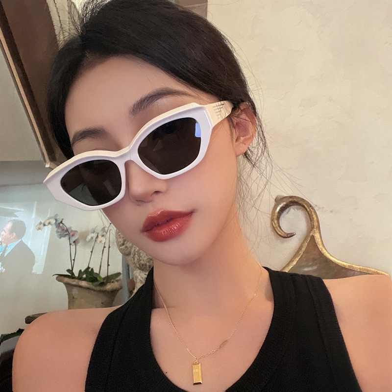 Cat Eye Irregular Sunglasses Star Same Style Sunglasses Tabir Surya Anti-UV Sunglasses