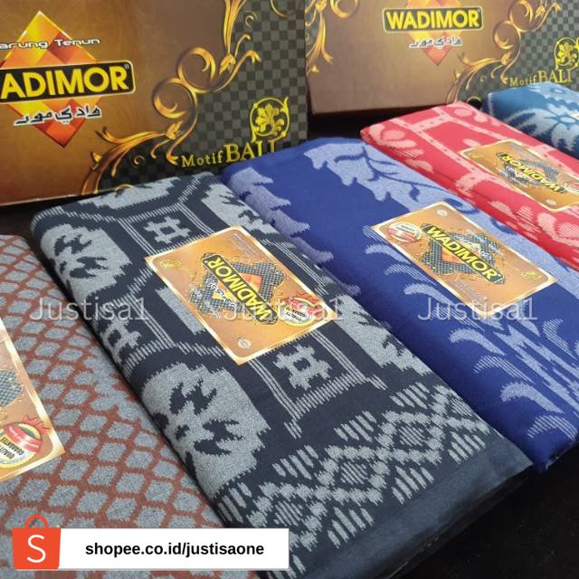 Sarung WADIMOR Motif Bali Pria Kain Tenun Samping Songket Batik Tradisional Premium Dewasa Laki Cowo Cowok Sholat Shalat Solat Lebaran Daerah Jawa Pekalongan Lombok Pria Pesantren Masjid Muslim Islam Peci Baju Koko Grosir Murah Warna Hitam Merah Hijau