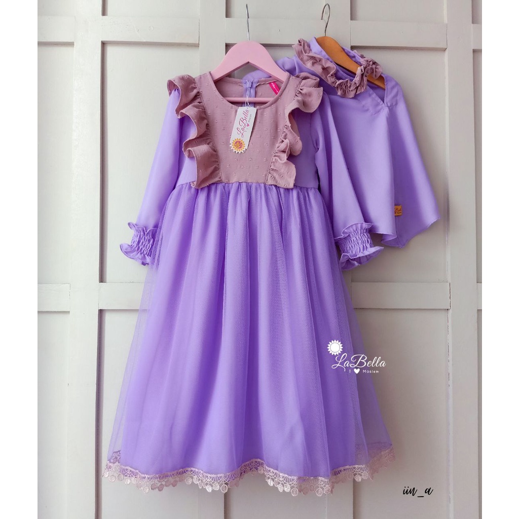 ( USIA 5 TAHUN ) LILAC PURPLE GAMIS ANAK SET HIJAB ORI LABELLA ILAYYA GAMIS ANAK PESTA TUTU PREMIUM 