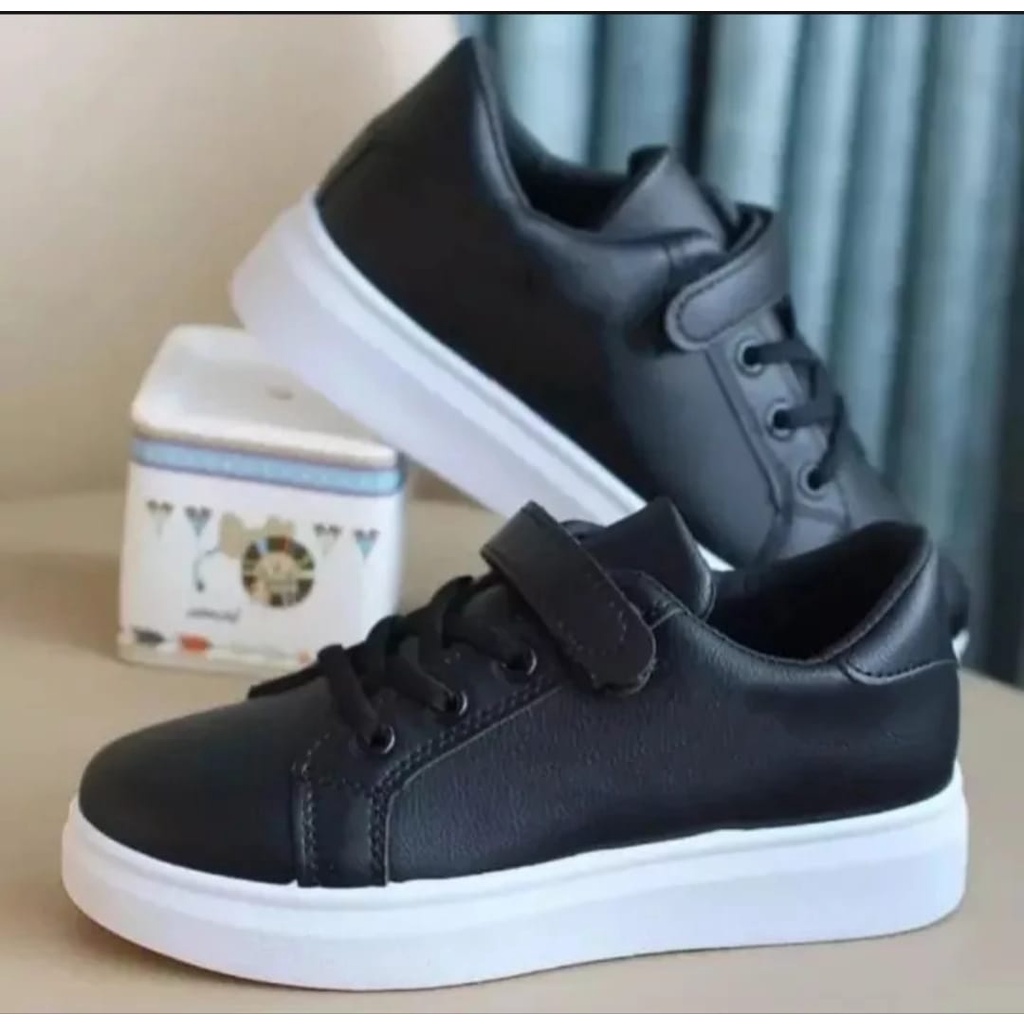 Sepatu Anak Perempuan Sepatu Sekolah 4 Warna Hitam Polos Pink Putih