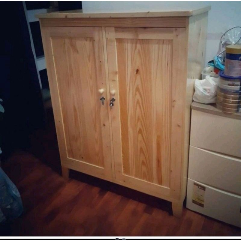 Lemari pakaian kayu jati belanda