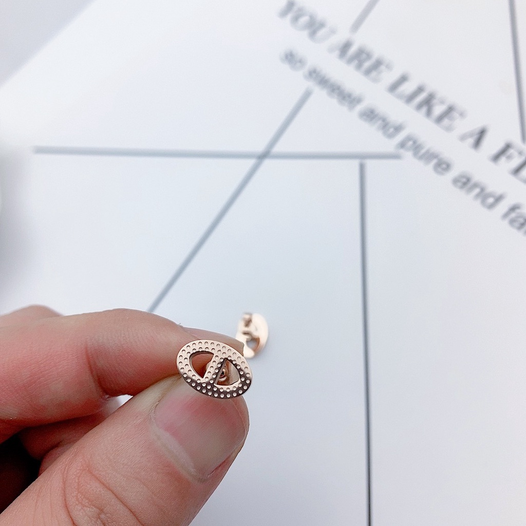 Anting Hidung Babi Bahan Titanium Steel 18K Warna Rose Gold Anti Alergi