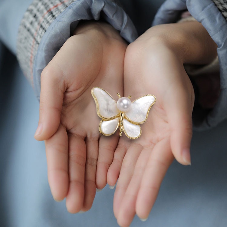 Sparkly Shell Butterfly Bros Pesona Mutiara Buatan Korsase Putih Biru Kuning Butterfly Pin Mewah Aksesoris Wanita Elegan Indah Perhiasan