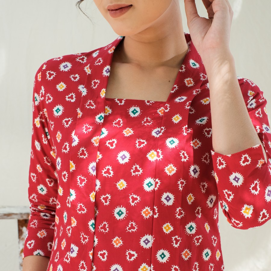 Kebaya Batik Jumputan Lengan 7/8 Meradelima Katun Merah